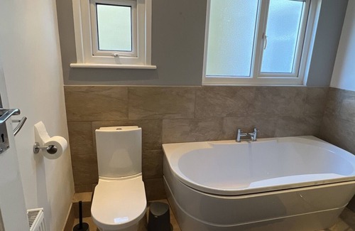 Southend-on-Sea Apartment | Cosy apartment overlooking park - close to beach