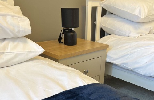 Southend-on-Sea Apartment | Cosy apartment overlooking park - close to beach