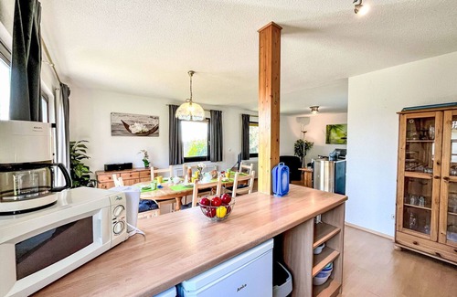 Frankenau House | Cosy apartment in villa for 8 guests with WIFI, TV and terrace