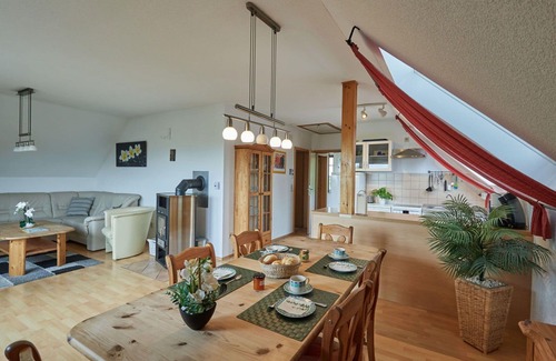 Frankenau House | Cosy apartment in villa for 8 guests with WIFI, TV and terrace