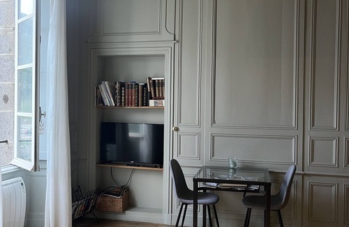 Plerin Apartment | Cosy apartment in a former 18th-century town house