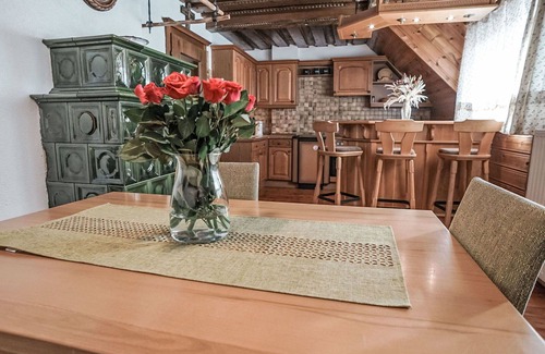 Oeblarn Villa | Cosy apartment in villa for 4 guests with WIFI, TV and balcony