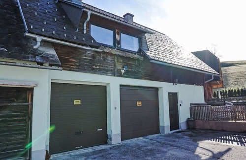 Oeblarn Villa | Cosy apartment in villa for 4 guests with WIFI, TV and balcony