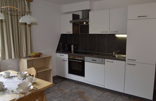 Sankt Anton am Arlberg Villa | Cosy apartment in villa for 4 guests with WIFI, TV and pets allowed