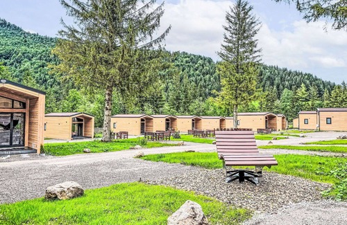 Fischbachau House | Cosy apartment in villa for 5 guests with A/C, TV, terrace, pets allowed and parking
