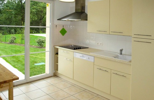 Pont-de-Larn House | Cosy apartment in villa for 8 guests with private pool, TV, terrace and pets allowed