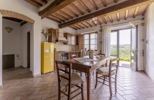 Radicondoli Villa | Cosy apartment in villa for 4 people with pool, WIFI, veranda and panoramic view