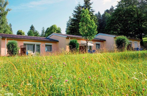 Maierhofen House | Cosy apartment in villa for 6 guests with pool, TV and terrace