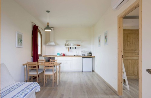Fucecchio Villa | Cosy apartment in villa for 4 guests with pool, WIFI, A/C and pets allowed