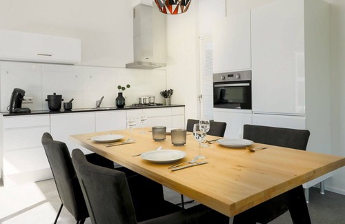 Enkhuizen House | Cosy apartment in villa for 4 guests with WIFI, TV and terrace