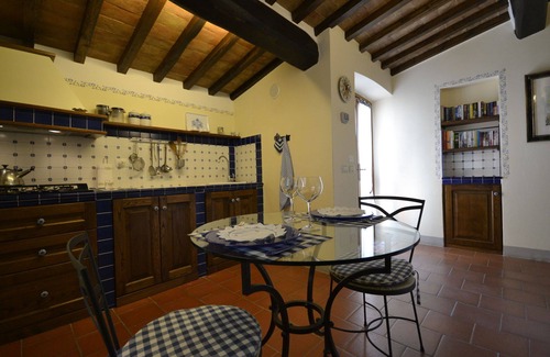 Il Borgo Villa | Cosy apartment in villa with WIFI, hot tub, A/C, pool, TV and panoramic view, close to Cortona
