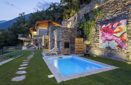 Ascona Villa | Cosy apartment in villa for 2 people with internet, pool, A/C, TV, patio and panoramic view