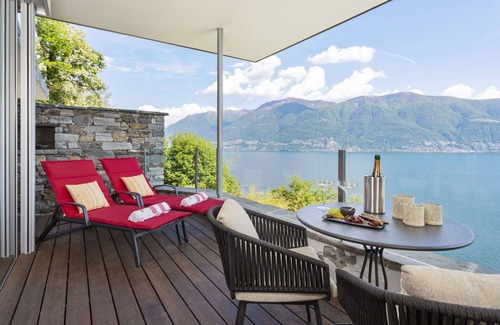 Ascona Villa | Cosy apartment in villa for 2 people with internet, pool, A/C, TV, patio and panoramic view