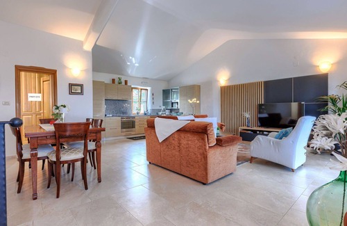 Bibali House | Cosy apartment in villa for 6 guests with WIFI, A/C, pool, TV and terrace