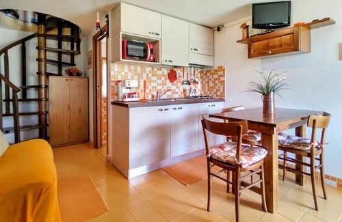 Peglio Apartment | Cosy apartment for 6 people with WIFI, TV, patio and pets allowed