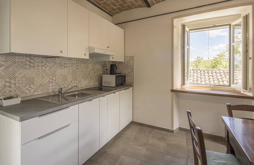 Monforte d'Alba Apartment | Cosy apartment for 4 guests with pool, WIFI and balcony, close to Alba