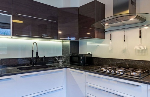 Novate Mezzola Apartment | Cosy apartment for 6 guests with WIFI, TV, patio and pets allowed