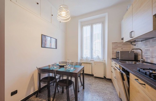 Riva Trigoso Apartment | Cosy apartment for 4 people with WIFI, TV and balcony