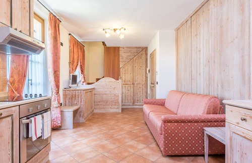 Almazzago Apartment | Cosy Apartment "Maso Margherita - Ara" with Balcony, Garden & Wi-Fi