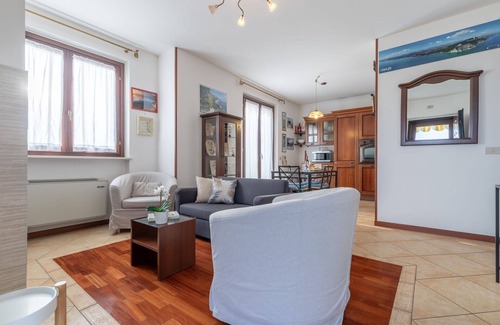 Loreto Apartment | Cosy apartment with A/C, WIFI, TV, terrace, pets allowed, panoramic view, close to Porto Recanati