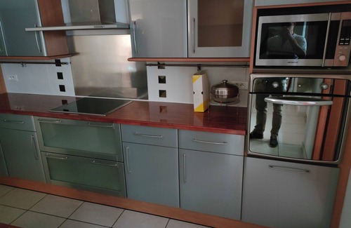 Quartier Administrations Apartment | Cosy central & quiet appt with 5db Bed and clim