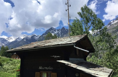 Graechen Ski Chalet | Cosy chalet with mountain views