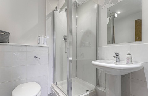 Coventry City Centre Apartment | Cosy City Apartment With En-suite