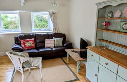 Haverfordwest House | Cosy Cottage Crundale