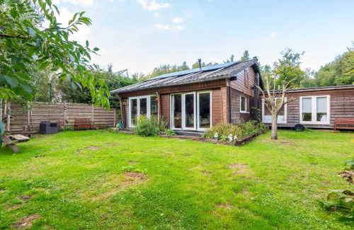 Wingene Ski Chalet | Cosy cottage in a wooded area