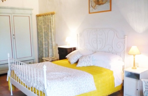 Scandicci Other | Cosy cottage in Central Tuscany With Shared Pool