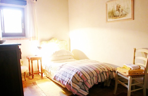 Scandicci Other | Cosy cottage in Central Tuscany With Shared Pool