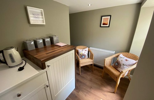 Polton Cottage | Cosy cottage located 25 minutes from Edinburgh City Centre