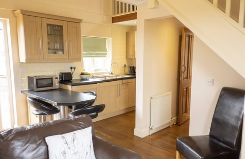 Wressle Cottage | Cosy cottage on our Farm. Big garden, Quiet location nr Howden