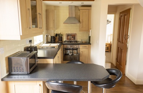 Wressle Cottage | Cosy cottage on our Farm. Big garden, Quiet location nr Howden