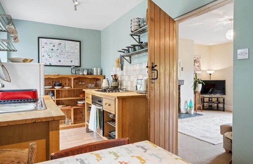 Plymouth Cottage | Cosy Cottage with Garden, Plymouth