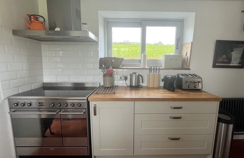 Axminster Cottage | Cosy cottage with large garden in gorgeous rural setting.