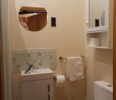 Grafton Regis Apartment | Cosy countryside retreat, Weiser