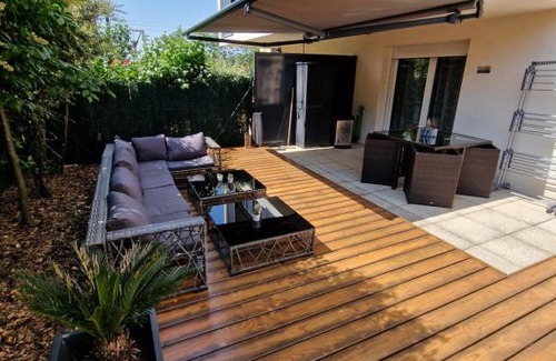 Decines-Charpieu Apartment | Cosy Decines Groupama Stadium-LDLC Arena Climatisé