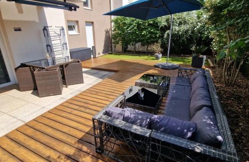 Decines-Charpieu Apartment | Cosy Decines Groupama Stadium-LDLC Arena Climatisé