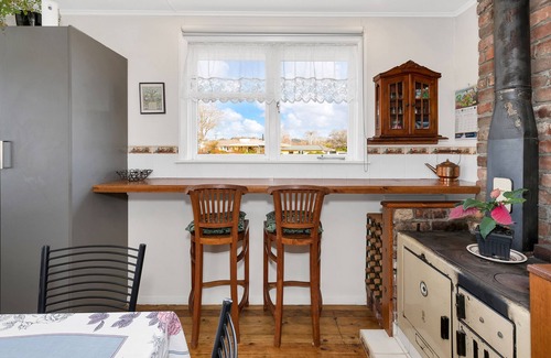 Cheviot Cottage | Cosy Family Cottage, within the Cheviot Township