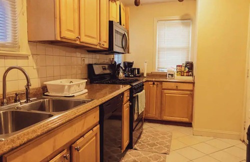Silver Spring House | Cosy family friendly house in diverse and dynamic downtown Silver Spring!