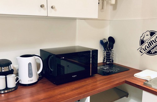 Roanne Apartment | Cosy "Family*" studio near train station and cinema!