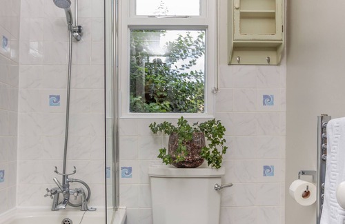 Dartmouth House | Cosy Fishermans cottage for 4 in the heart of Dartmouth