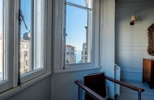 Cihangir Apartment | Cosy Historical Apartment