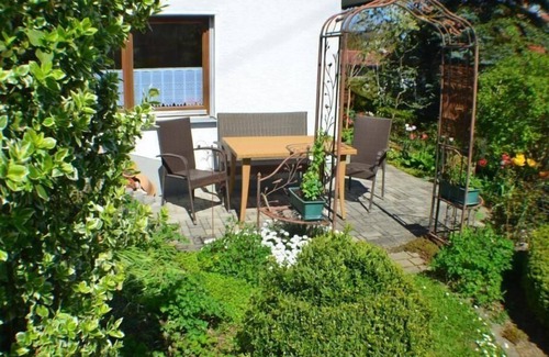 Gotteszell Apartment | Cosy holiday flat in Weiherhäuser with garden and terrace