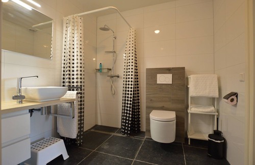 Zeeland Other | Cosy holiday home on a farm in Zeeland