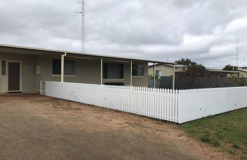 North Beach House | Cosy home, within walking distance to north beach.