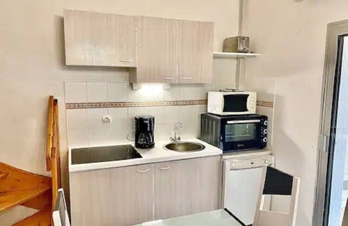 Narbonne-Plage House | Cosy house 200 metres from the sea with outdoor area and private parking