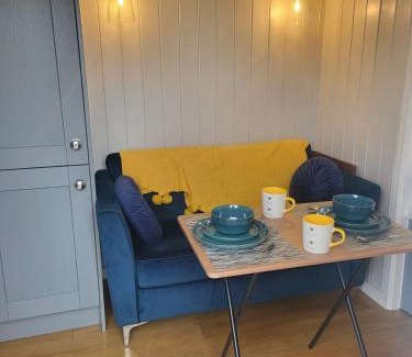 Tenbury Wells House | Cosy Hut Immersed in Nature with Private Hot Tub