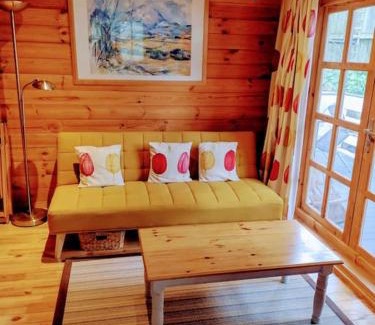 Llanfoist Ski Chalet | Cosy Log Cabin in Llanfoist village